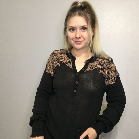 Free People Easy Breazy Henley Orange Coral Black Size Medium Ling Sleeve - Picture 3 of 9